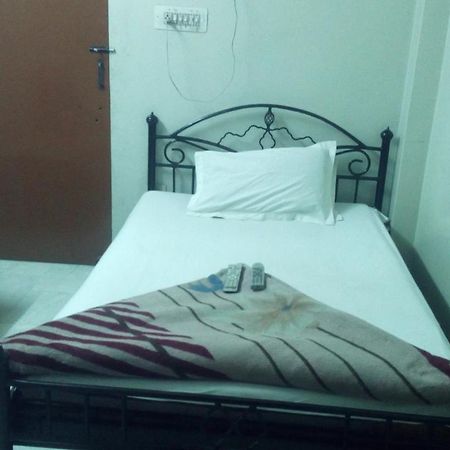 Hotel Urvashi Jaipur Ngoại thất bức ảnh